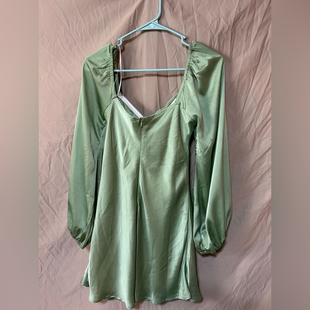 Hello Molly dress - Picture 2 of 3